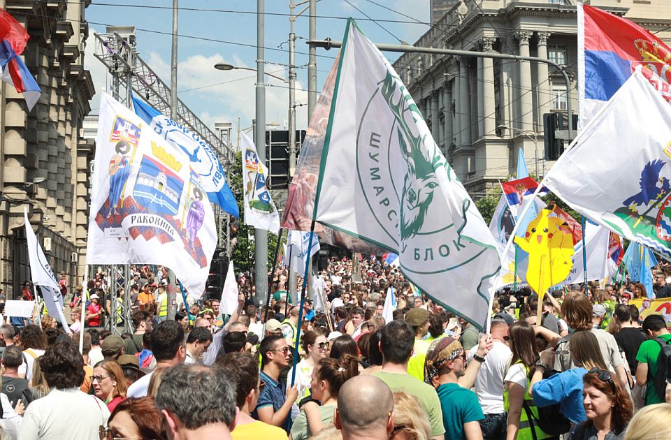 Koliko ljudi je bilo na protestu u Beogradu: MUP kaže 6.000, AJS 18.000