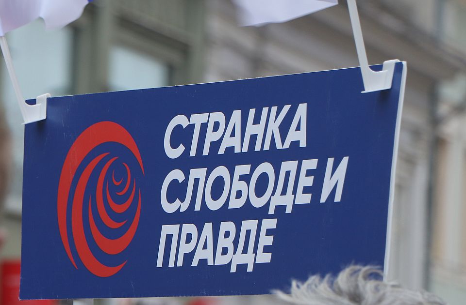 SSP: Naprednjaci krpe novosadski budžet prodajom "srebrnine" i novim zaduživanjem