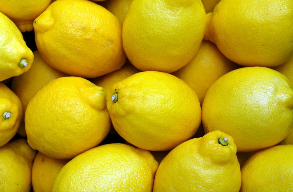 Evo kako da čuvate limun da ne istrune i da što duže bude svež
