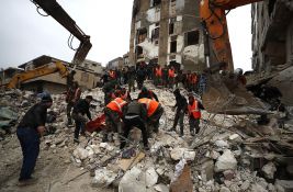 Umrla žena koja je spasena u Turskoj posle 100 sati provedenih pod ruševinama