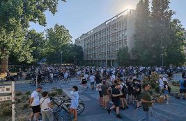 Blokade u Novom Sadu: Studenti i Zborovi krenuli ka Banovini