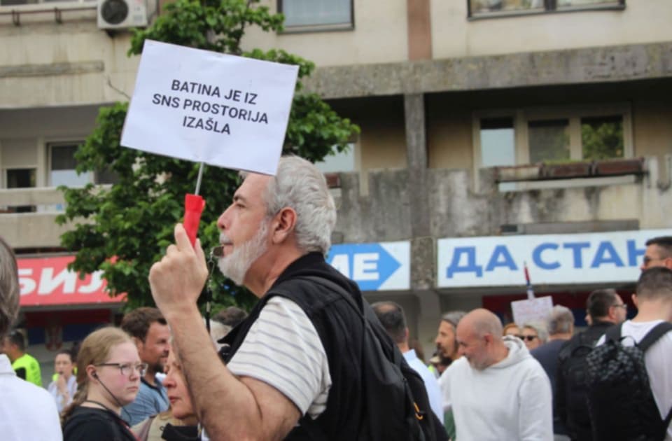 Vučić pomilovao 