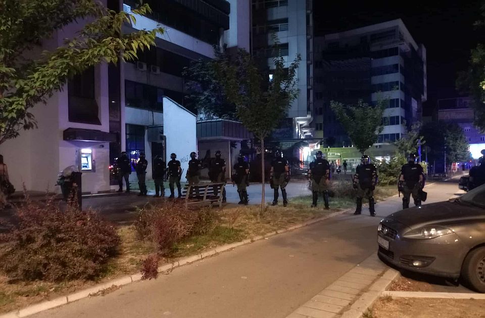 VIDEO: Devojci pozlilo prilikom blokade saobraćaja u Novom Sadu, oglasio se MUP