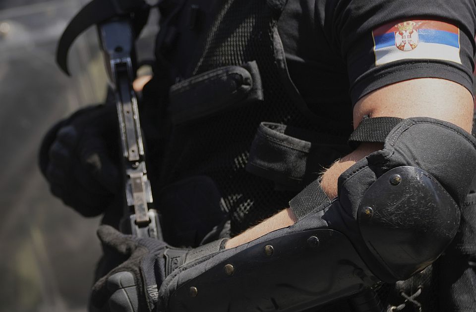 Policija protekle noći legitimisala 1.300 ljudi, privedeno skoro 80