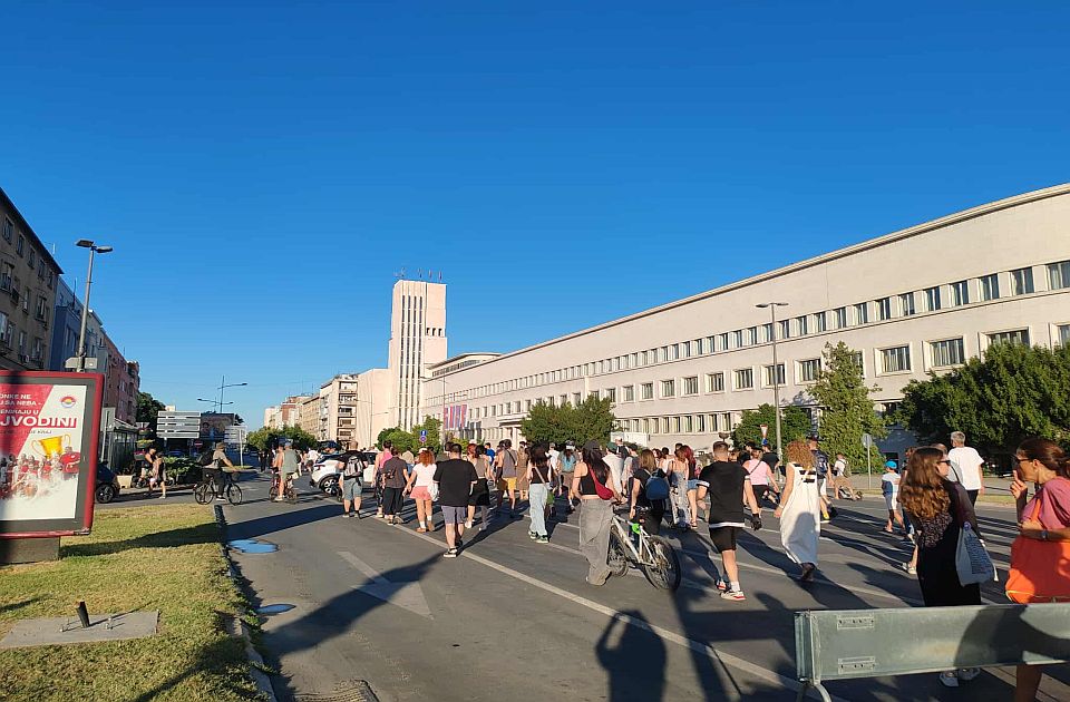 UŽIVO Blokade u Novom Sadu: Blokirane raskrsnice kod Banovine, Mosta slobode i kod Merkatora