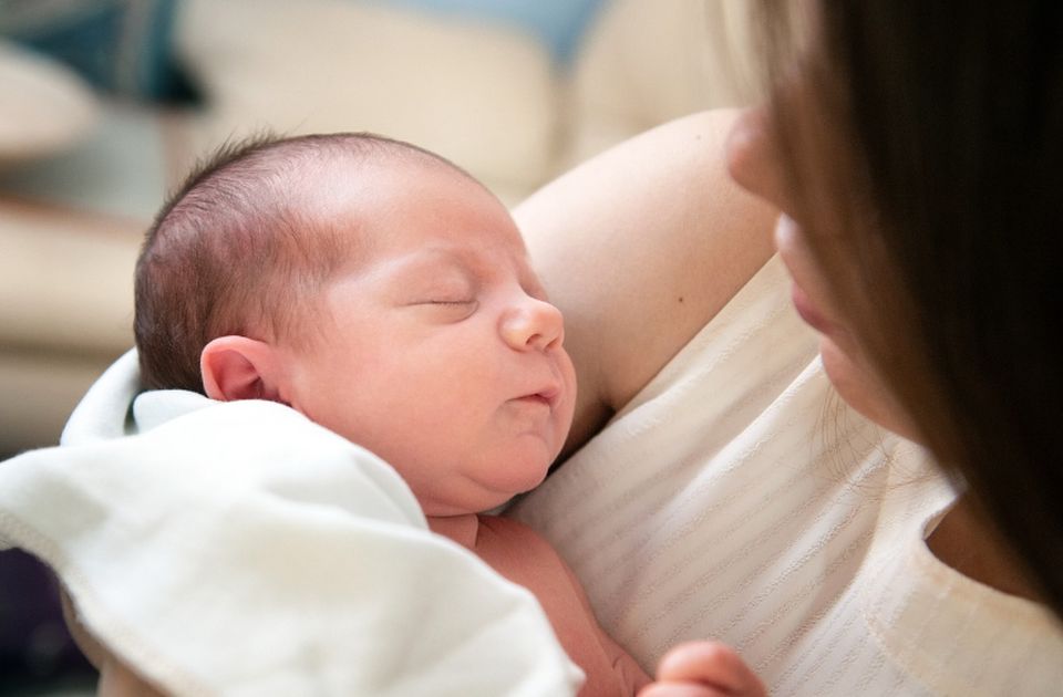 Akušersko nasilje stara "boljka" našeg sistema: Žene sa strepnjom odlaze u porodilišta