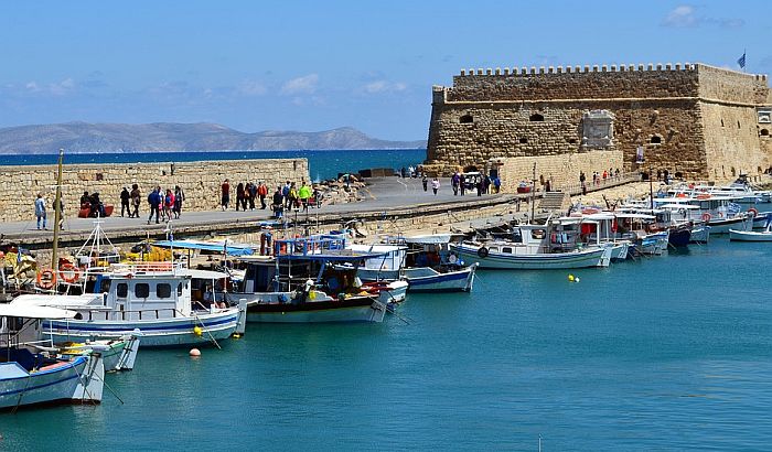 Oko 30.000 turista iz Srbije uspelo da uđe u Grčku pre zabrane