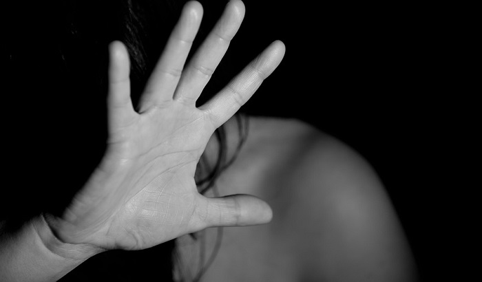 Istraživanje u Srbiji: Skoro trećina muškaraca priznalo da ponižava svoje partnerke, svaki peti udara šamare