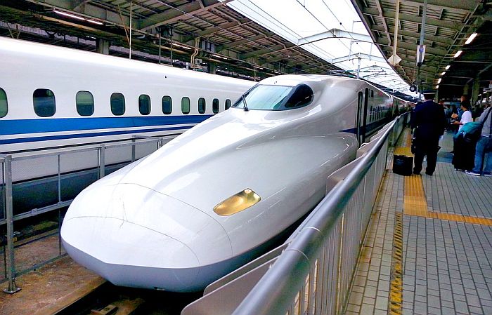 Japanski voz kasnio 19 minuta jer je 40 sekundi vozio otvorenih vrata