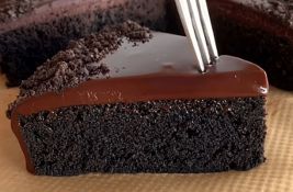 VIDEO: Kolač od tri sastojka - bez pečenja