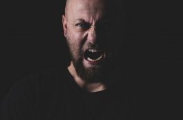 Studija pokazala: Izbacivanje besa ne smanjuje ljutnju - ali nešto drugo pomaže