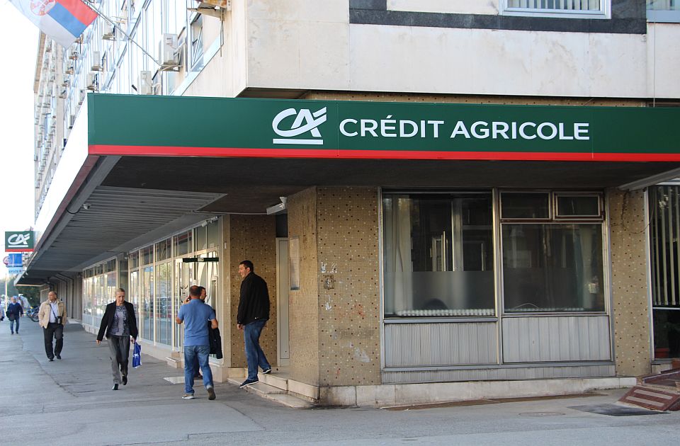 Rajfajzen banka kupila Kredi agrikol banku