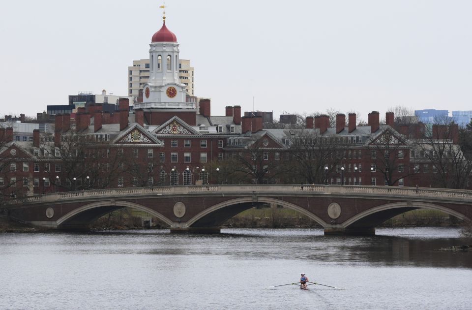 Harvard tužio Trampovu administraciju, federalni sudija blokirao zabranu upisa stranih studenata Harvard tužio Trampovu administraciju, federalni sudija blokirao zabranu upisa stranih studenata