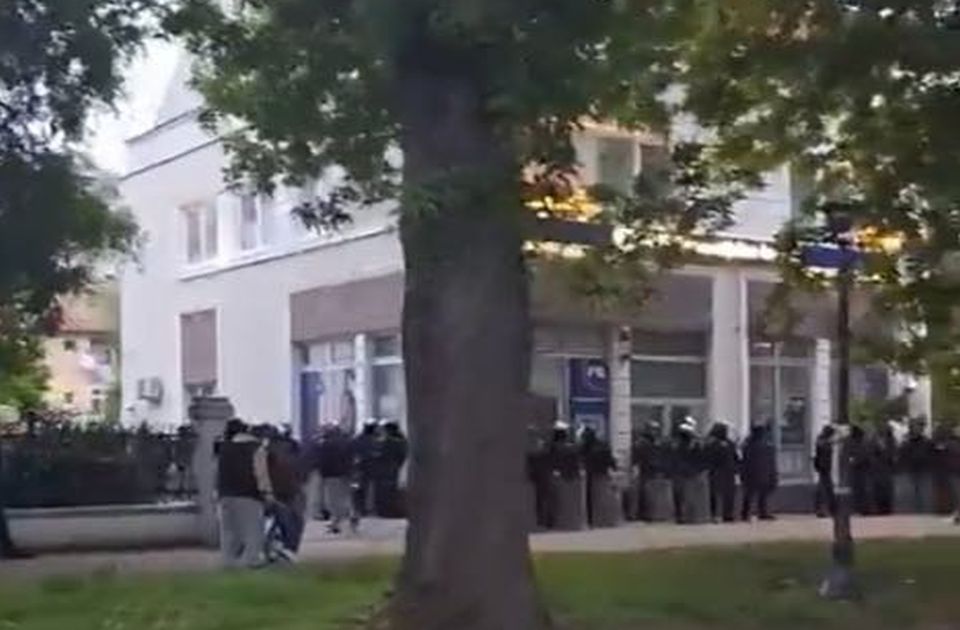 VIDEO: Opsadno u Kuli - veliki broj policajaca na terenu