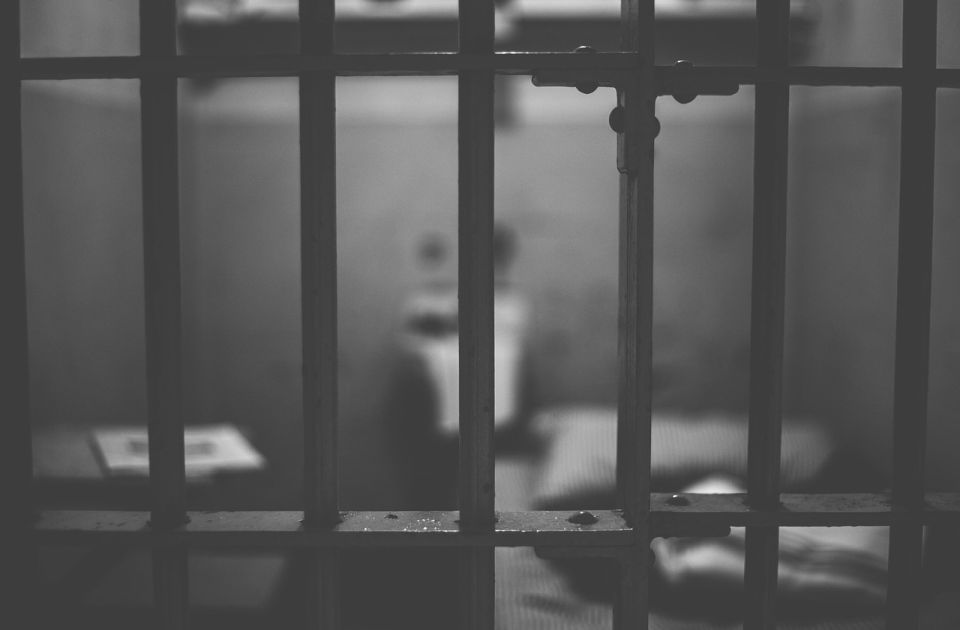 Muškarac koji je svojoj supruzi naneo 14 uboda nožem, dobio 20 godina zatvora zbog ubistva