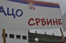 U toku miting SNS u Beogradskoj areni: Ispred štandovi, šatori i ograde