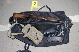 FOTO: Hapšenje u Mladenovcu: U golfu pronađena automatska puška i municija