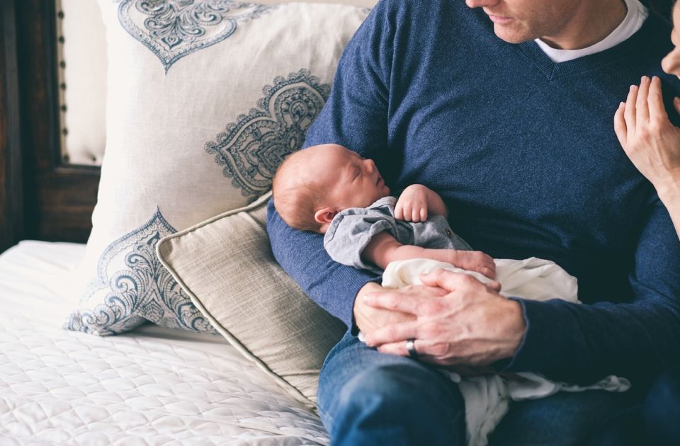 Kako sprečiti ili zaustaviti štucanje kod novorođenčeta: Nekoliko jednostavnih metoda