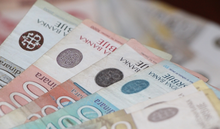 Novosađani prosečno zarađuju skoro 19.000 dinara više od realne plate u Srbiji