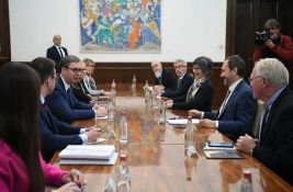 Vučić od predstavnika Kvinte tražio da Kfor preuzme brigu o bezbednosti na severu Kosova