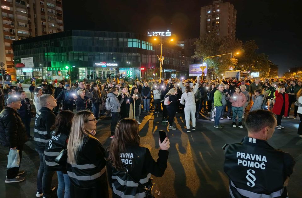 FOTO, VIDEO Završen "Marš slobode": Okupljeni pozvani na veliki protest 1. novembra FOTO, VIDEO Završen "Marš slobode": Okupljeni pozvani na veliki protest 1. novembra