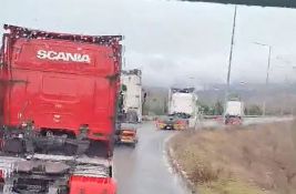 VIDEO: Kamiondžije počele blokadu teretnih graničnih prelaza
