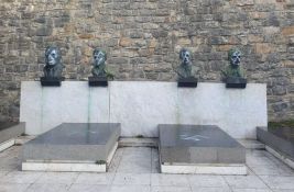 Selaković za skrnavljenje spomenika optužio 