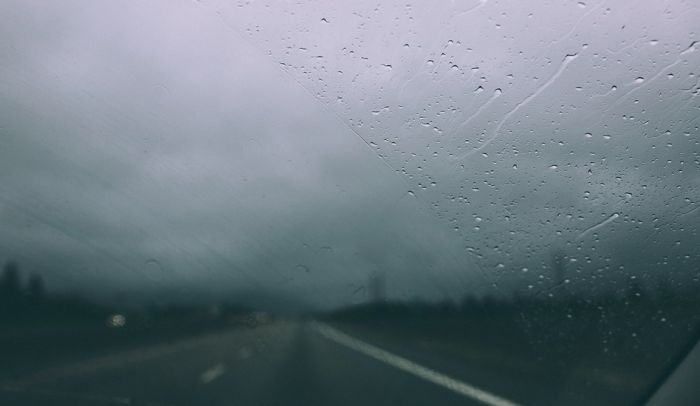 AMSS: Kiša, susnežica i sneg otežavaju vožnju
