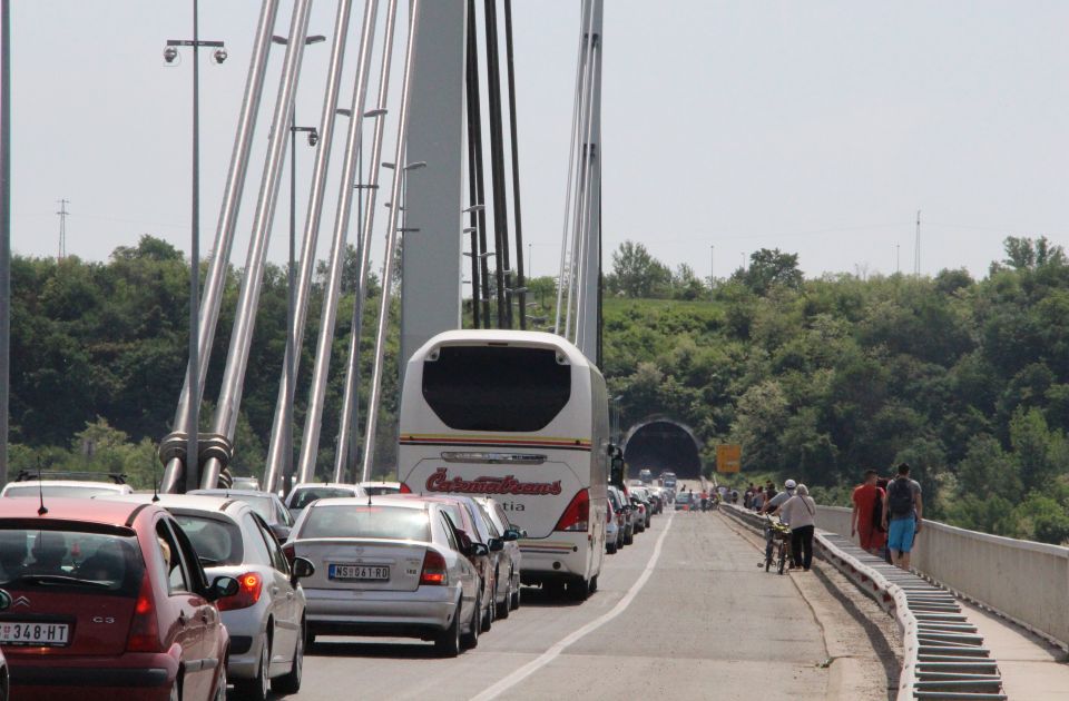 Dve ideje za biciklističku stazu na Mostu slobode: Stručnjaci će proceniti koja je bolja