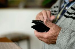 Slovačka vlada odobrila aplikaciju za praćenje građana u samoizolaciji
