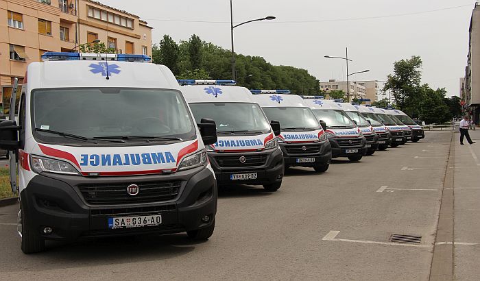 FOTO: Vojvođanske bolnice i domovi zdravlja dobili 21 sanitetsko vozilo