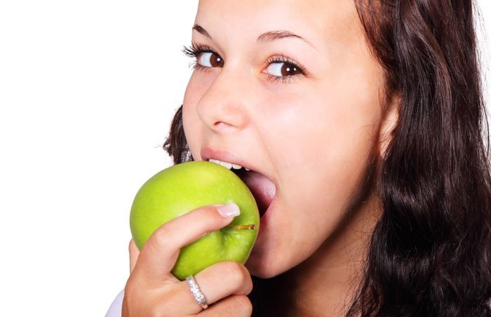 Istraživanje: Visokoobrazovane osobe konzumiraju više voća