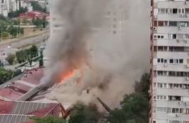 VIDEO: Gori tržni centar na Novom Beogradu