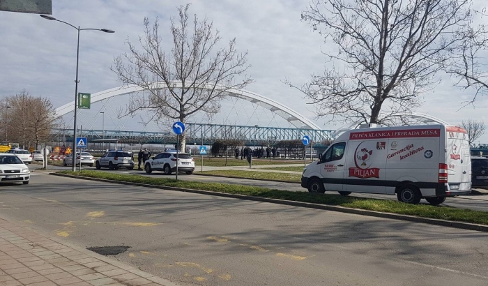 Muškarac skočio s Varadinskog mosta, spasila ga policija
