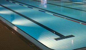 Student iz Vranja teže povređen u Grčkoj prilikom skoka u bazen