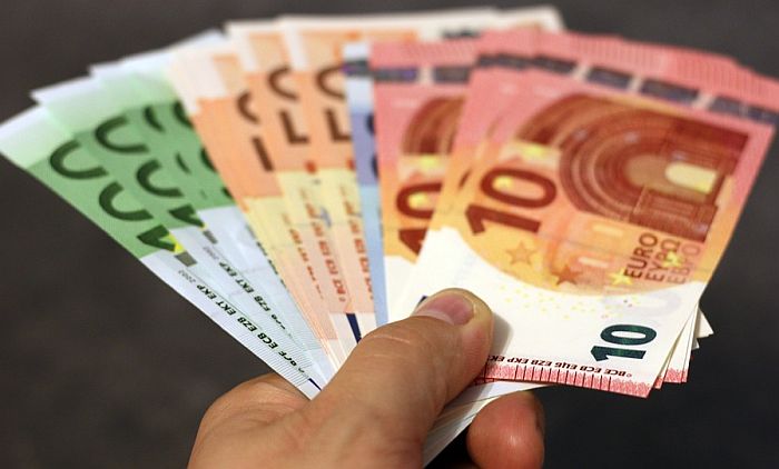 Istraživanje: Građani Srbije očekuju platu od 600 evra
