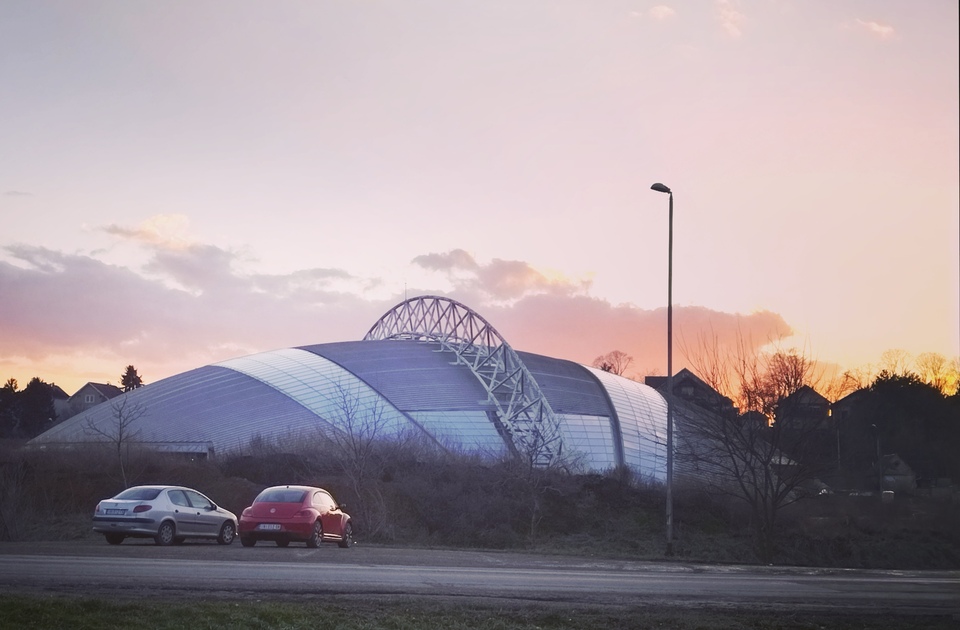 Inđija: Sportsku hale grade 17 godina, sada se veštači 1,4 milijarde dinara ulaganja