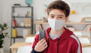 Prevencija u novosadskim srednjim školama - dezinfekcija tokom odmora, maske se skidaju samo tokom obroka