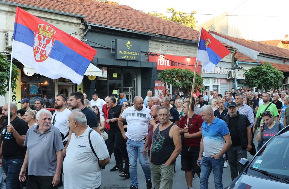 Kontramitinzi naprednjaka: Ozbiljan odgovor na blokade ili neozbiljan pokušaj vraćanja u igru Kontramitinzi naprednjaka: Ozbiljan odgovor na blokade ili neozbiljan pokušaj vraćanja u igru