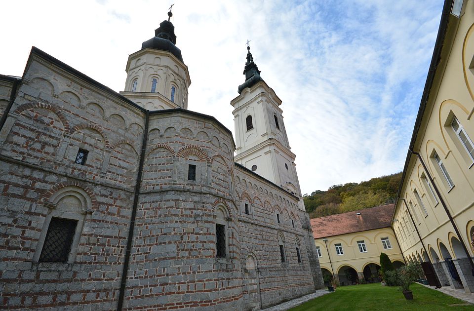 FOTO: Svedoci istorije - manastir u kom su mošti poslednjeg srpskog cara 