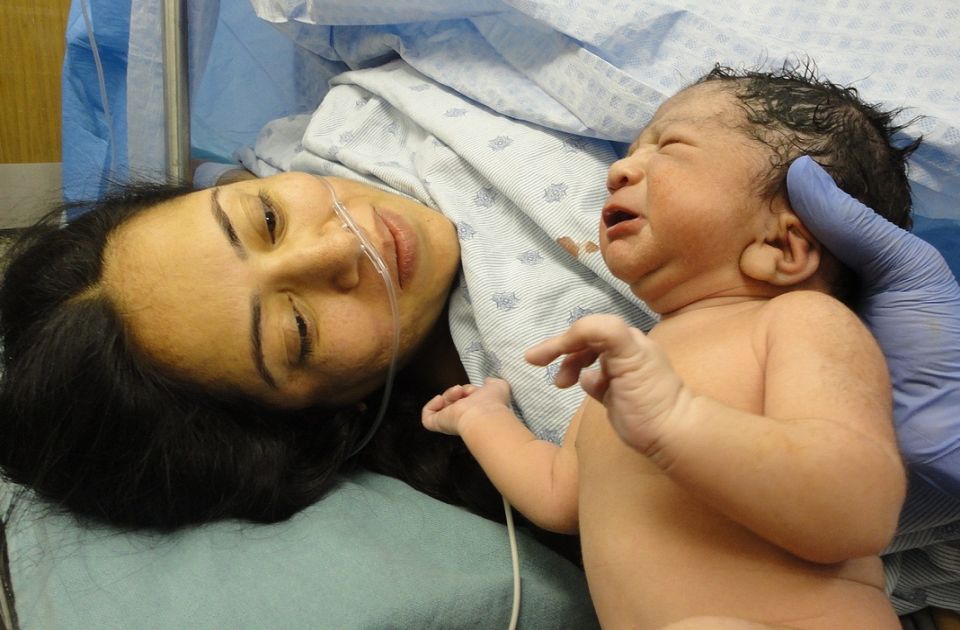Poznati ginekolog tvrdi: Muškarcu nije mesto pored žene dok rađa