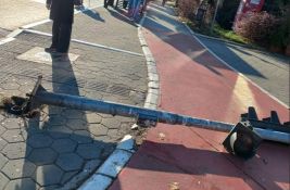 VIDEO: Iznenada pao semafor kod Merkatora, nema povređenih