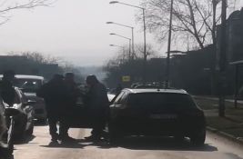 Muškarac na Telepu tokom 15 minuta tišine krenuo kroz građane
