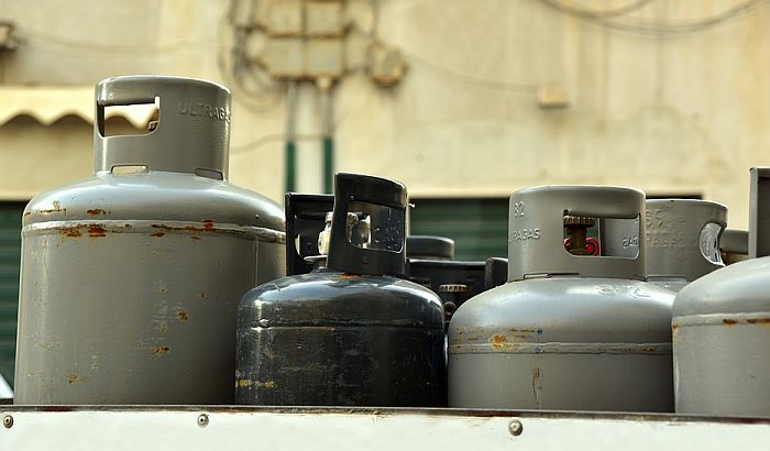 Eksplodirala plinska boca u kući na Voždovcu, poginula jedna osoba