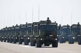 Ponoš tvrdi da vojna parada služi za odvlačenje pažnje, Gašić mu poručio da ne treba da se plaši Vojske