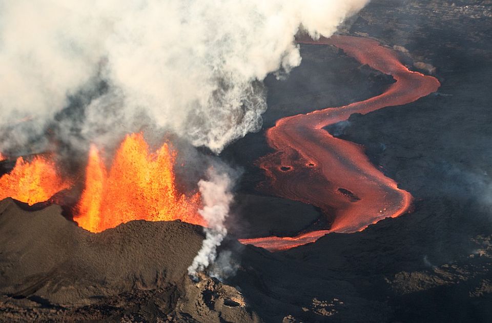 Otkrivena ogromna podzemna reka lave koja "hrani" vulkane širom sveta