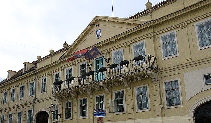 Povišica za članove Komisije za planove u Sremskim Karlovcima zbog "složenosti rada", naknade veće nego u Novom Sadu