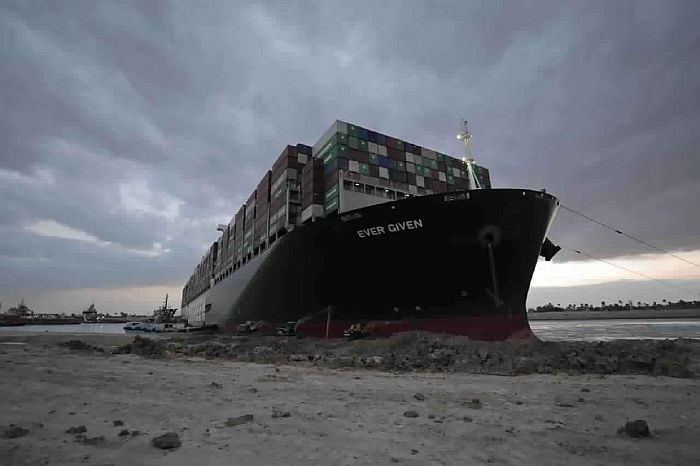 Šta je sve zarobljeno u Sueckom kanalu - od Ikea nameštaja do desetina hiljada grla stoke
