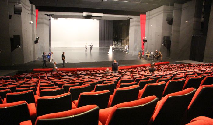 U SNP-u otkazane sve predstave, u Pozorištu mladih nedeljni repertoar, u Novosadskom pozorištu premijera
