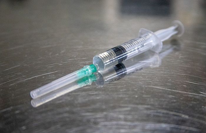 U svetu pada procenat onih koji bi primili vakcinu protiv korone